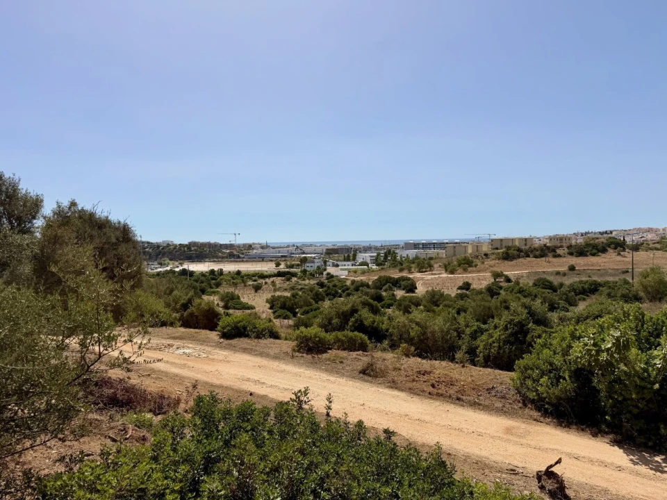 Terreno para Venda em Lagos (São Sebastião e Santa Maria) Foto 1