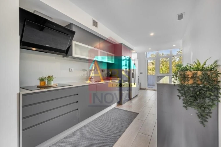 Apartamento T3 para Venda em Vila Verde e Barbudo Foto 4