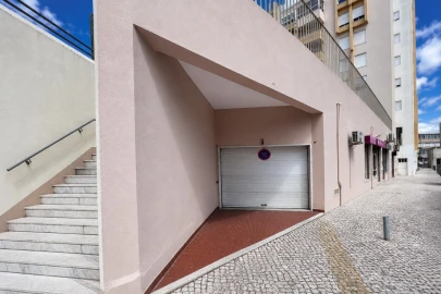 Loja para Venda em Falagueira-Venda Nova