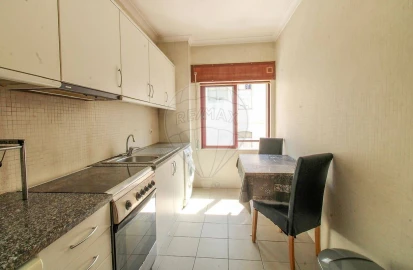 Apartamento T1 para Venda em Sé Nova, Santa Cruz, Almedina e São Bartolomeu