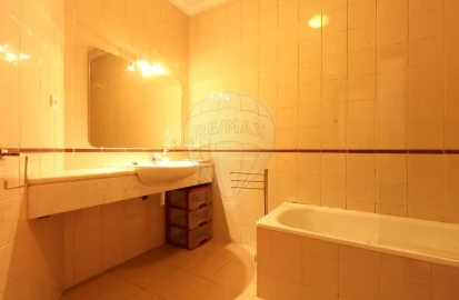 Apartamento T1 para Venda em Sé Nova, Santa Cruz, Almedina e São Bartolomeu
