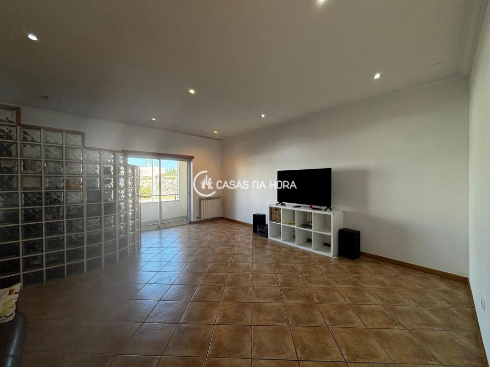 Moradia T4 para Venda em Orgens Foto 5