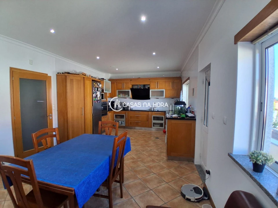 Moradia T4 para Venda em Orgens Foto 3