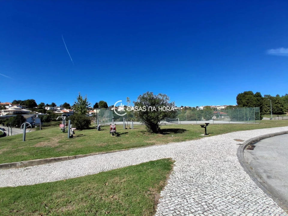 Moradia T4 para Venda em Orgens Foto 27