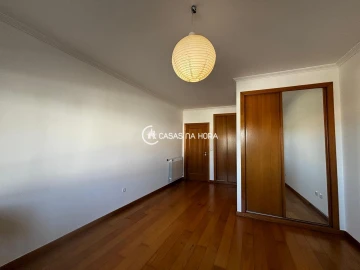 Moradia T4 para Venda em Orgens