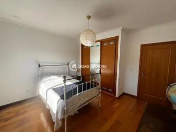 Moradia T4 para Venda em Orgens