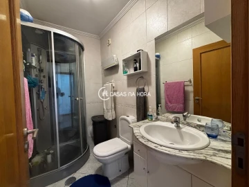 Moradia T4 para Venda em Orgens