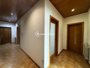 Moradia T4 para Venda em Orgens