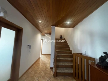 Moradia T4 para Venda em Orgens
