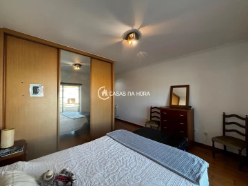 Moradia T4 para Venda em Orgens