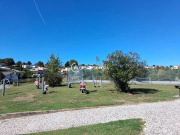 Moradia T4 para Venda em Orgens