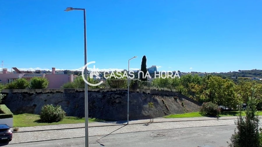 Moradia T4 para Venda em Orgens