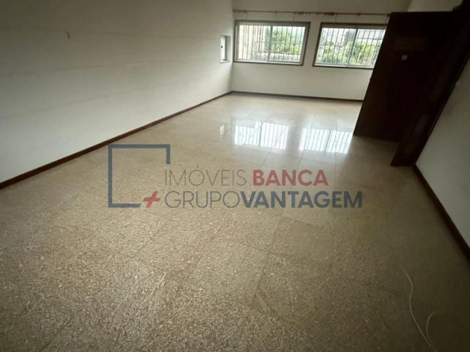 Armazém para Venda em Escapães Foto 3
