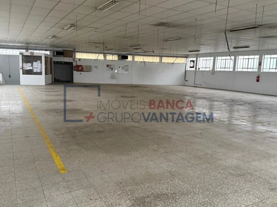 Armazém para Venda em Escapães Foto 4