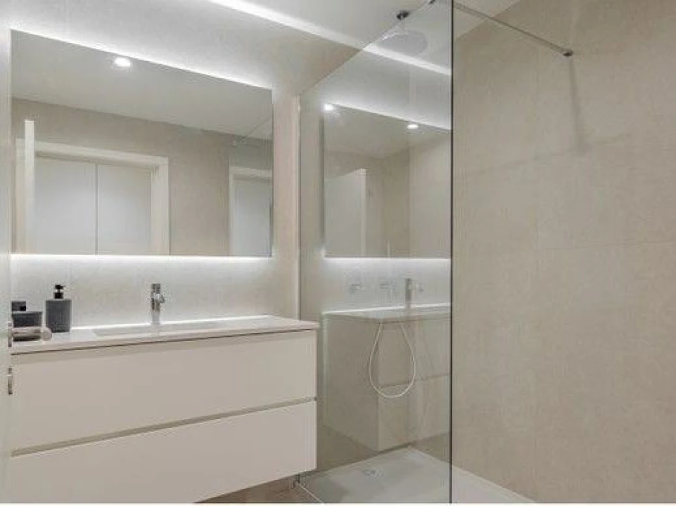 Apartamento T2 para Venda em Santa Marinha e São Pedro da Afurada Foto 8