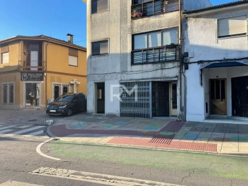 Loja para Arrendamento em Valongo