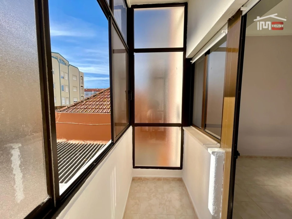 Apartamento T1 para Venda em Barreiro e Lavradio Foto 17