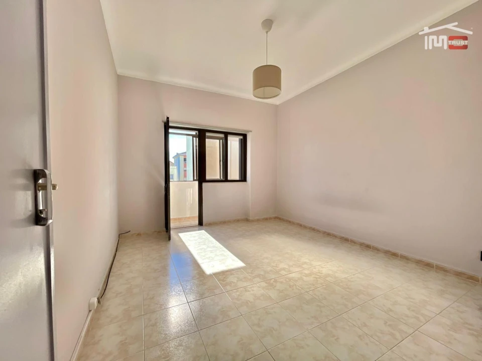 Apartamento T1 para Venda em Barreiro e Lavradio Foto 21