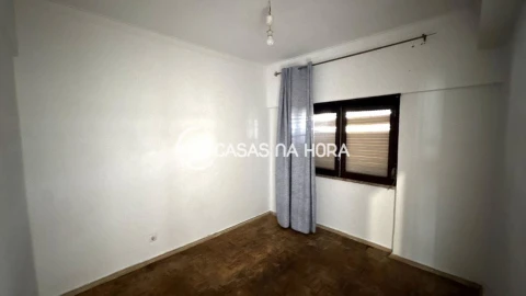 Apartamento T3 para Venda em Laranjeiro e Feijó