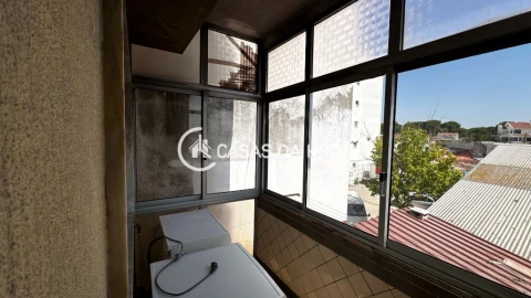 Apartamento T3 para Venda em Laranjeiro e Feijó