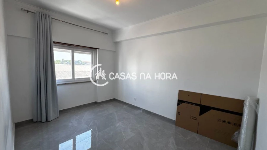 Apartamento T3 para Venda em Laranjeiro e Feijó Foto 5