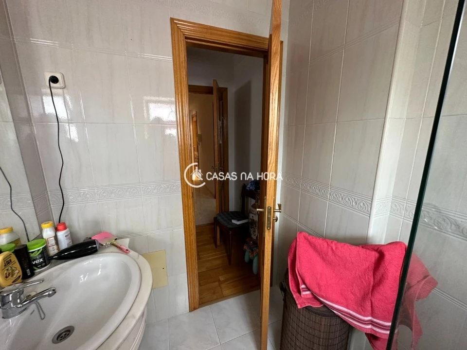Apartamento T2 para Venda em Corroios Foto 13