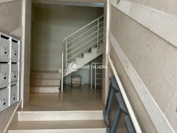 Apartamento T2 para Venda em Corroios Foto 17