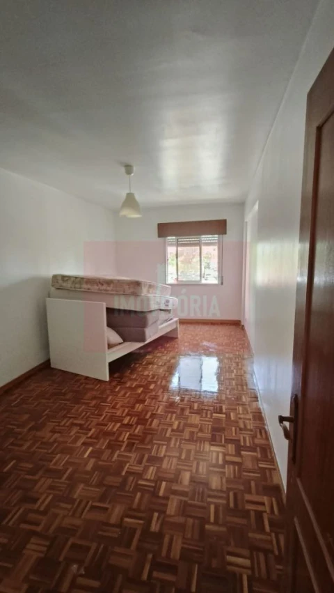 Apartamento T2 para Arrendamento em Algueirão-Mem Martins