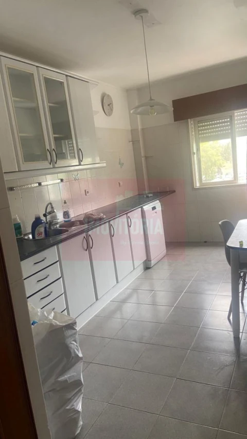 Apartamento T2 para Arrendamento em Algueirão-Mem Martins