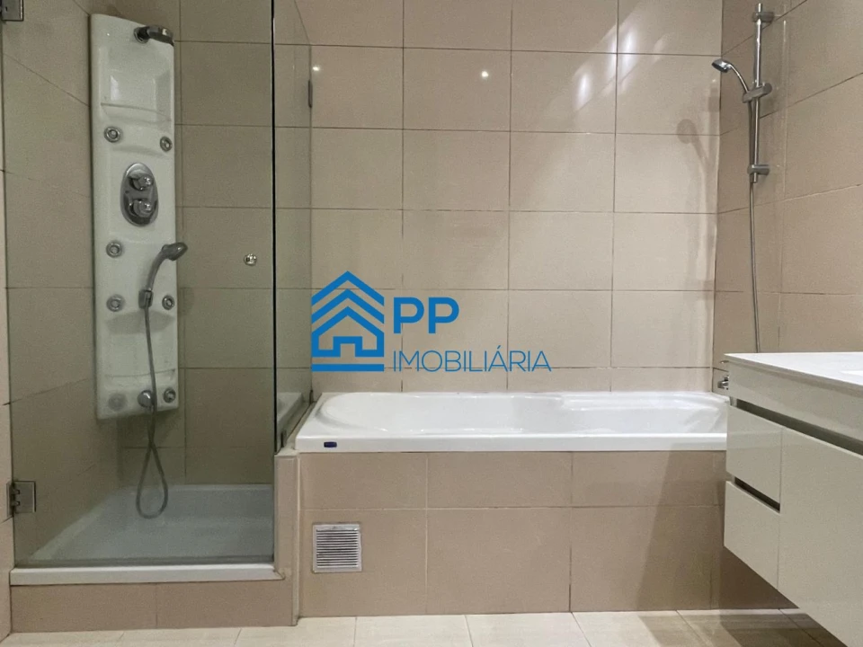 Moradia T3 para Venda em Gondomar (São Cosme), Valbom e Jovim Foto 24