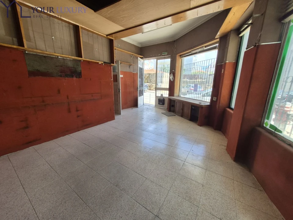 Loja para Arrendamento em Queluz e Belas Foto 4