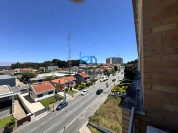 Apartamento T3 para Venda em Nogueira e Silva Escura