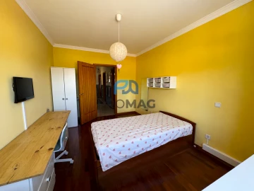 Apartamento T3 para Venda em Nogueira e Silva Escura