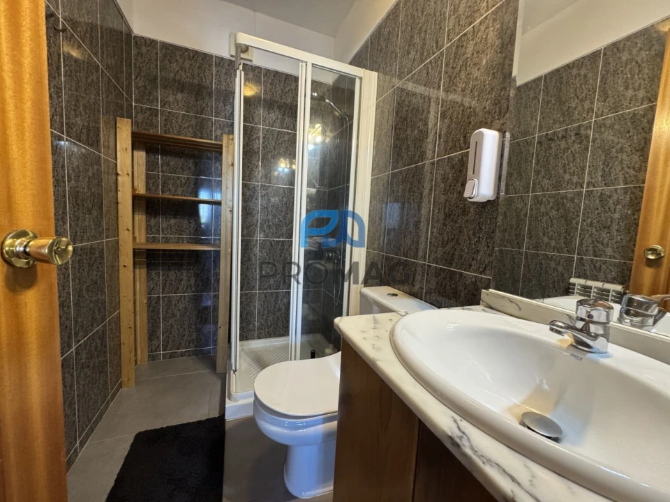 Apartamento T3 para Venda em Nogueira e Silva Escura Foto 33