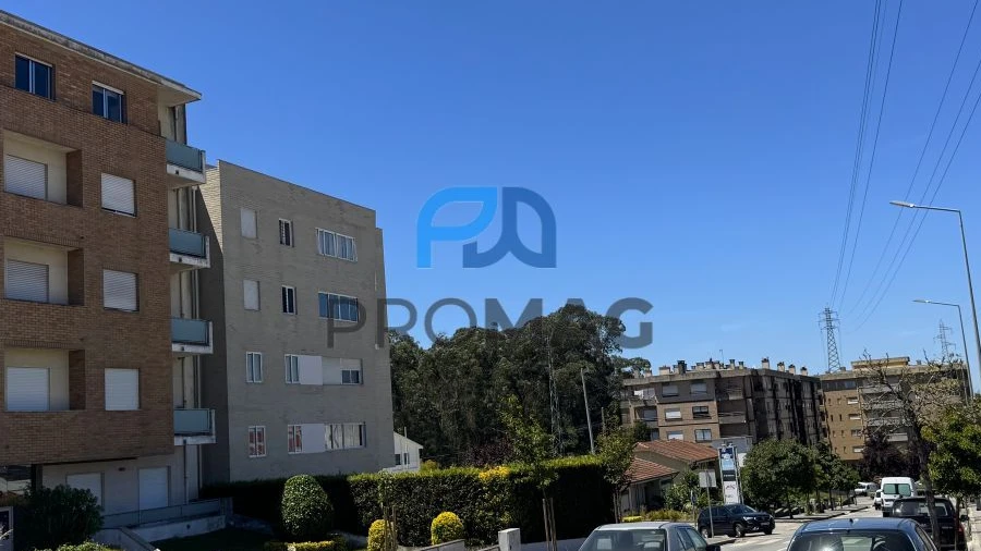 Apartamento T3 para Venda em Nogueira e Silva Escura