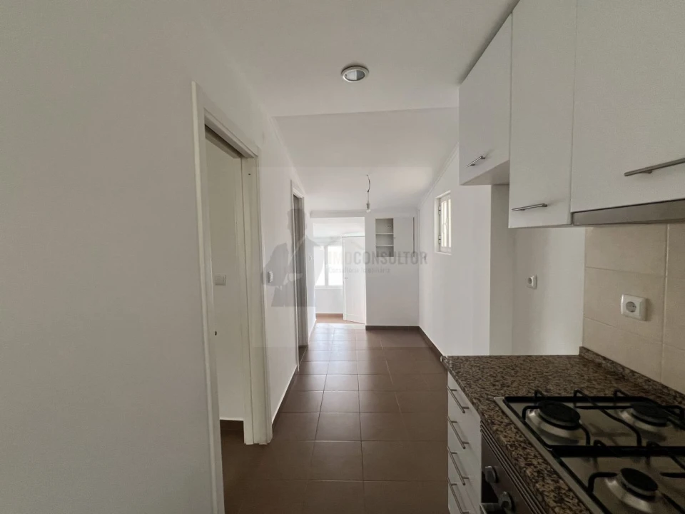 Moradia T1 para Arrendamento em Campo de Ourique Foto 15