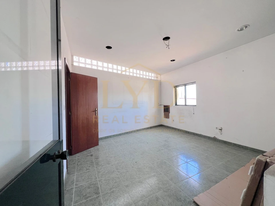 Armazém para Venda em Penamaior Foto 3