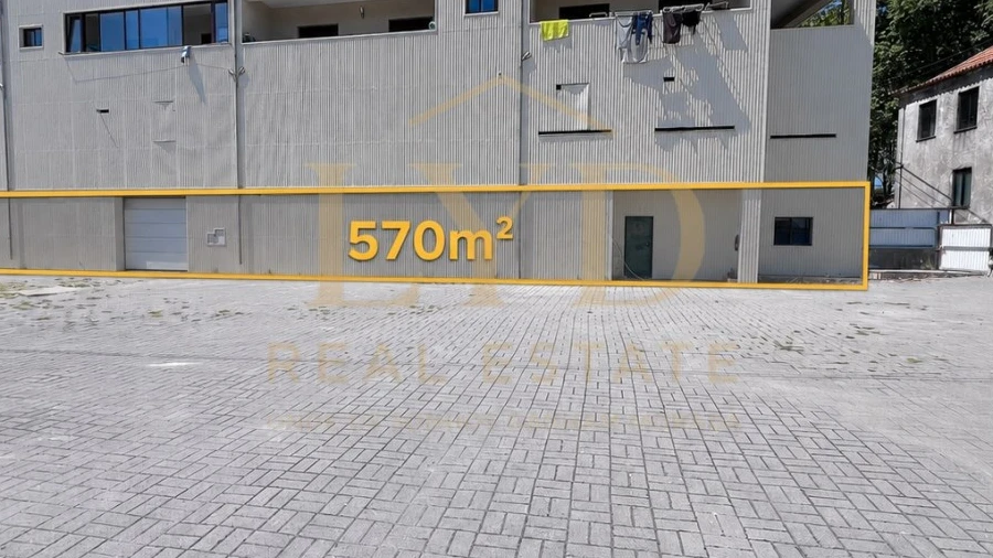 Armazém para Venda em Penamaior