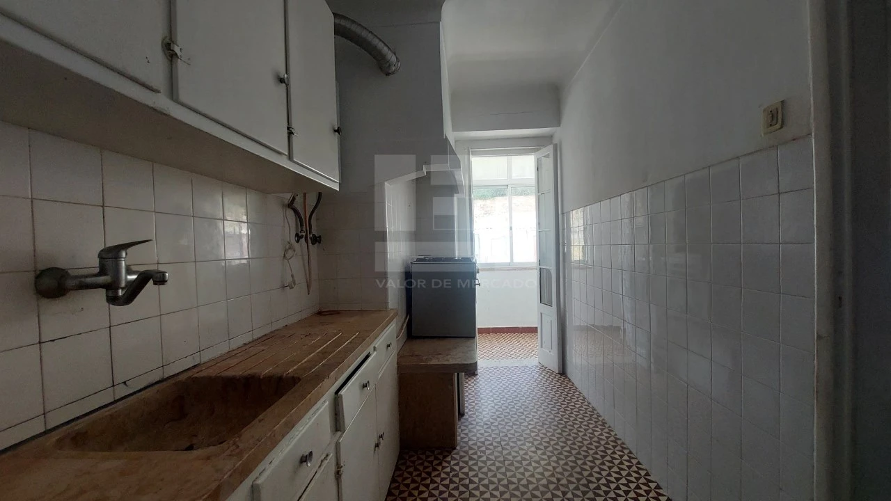 Apartamento T3 para Venda em Queluz e Belas Foto 2