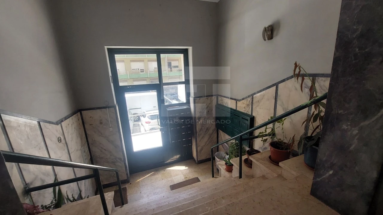 Apartamento T3 para Venda em Queluz e Belas Foto 19