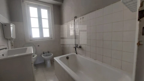 Apartamento T3 para Venda em Queluz e Belas