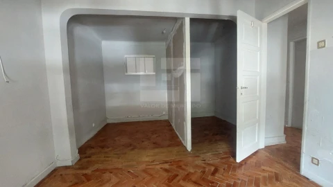 Apartamento T3 para Venda em Queluz e Belas