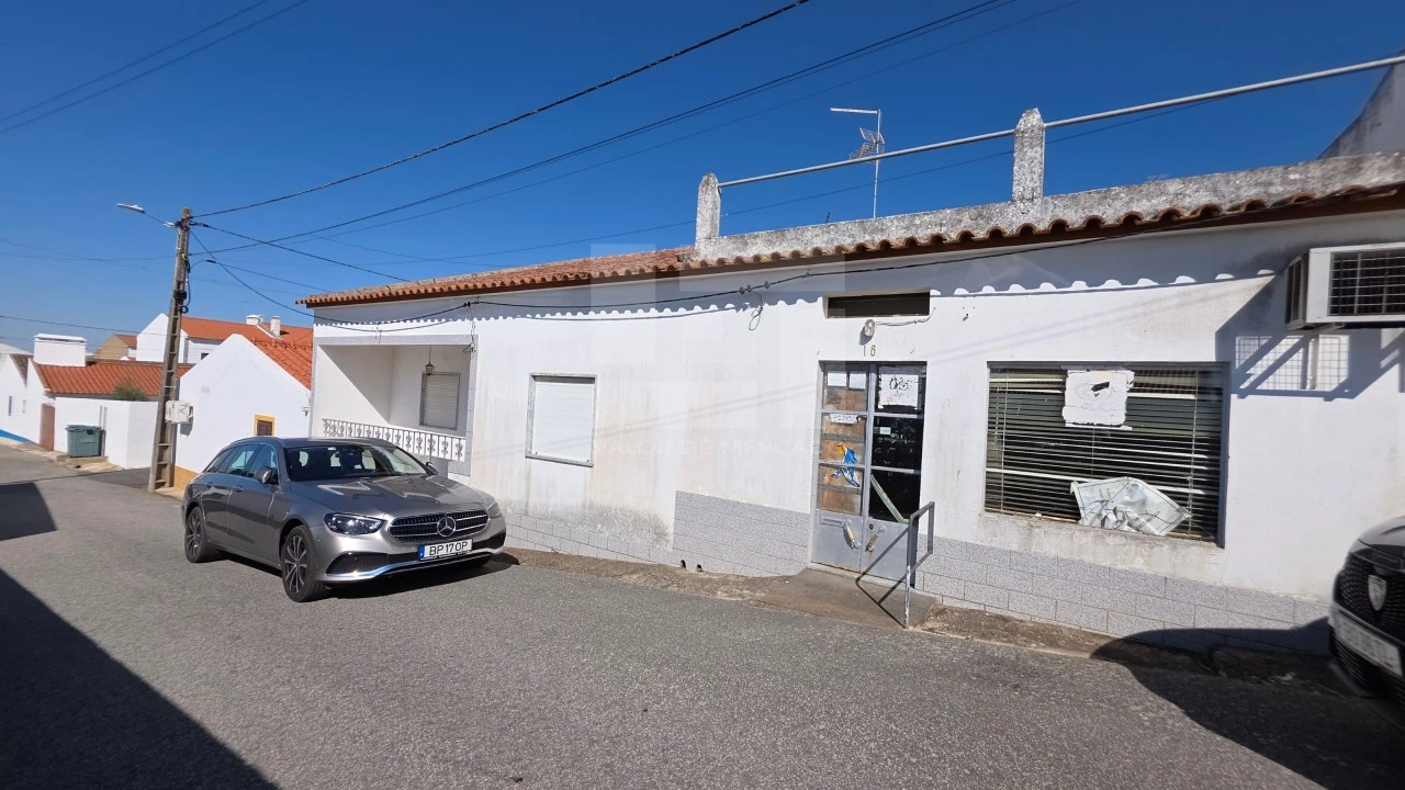 Moradia T3 para Venda em Viana do Alentejo Foto 3