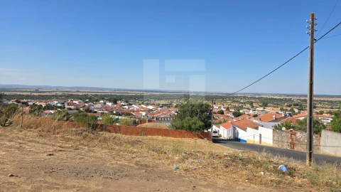 Moradia T3 para Venda em Viana do Alentejo