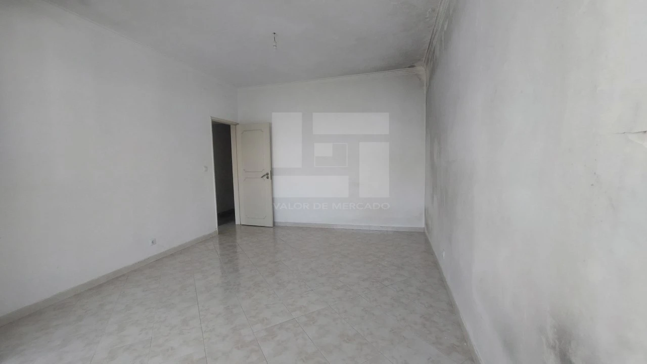 Apartamento T3 para Venda em Rio de Mouro Foto 10