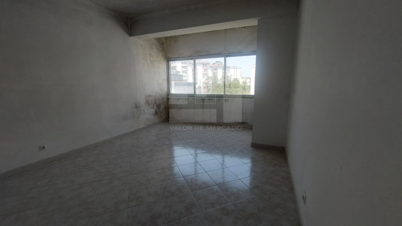 Apartamento T3 para Venda em Rio de Mouro Foto 12
