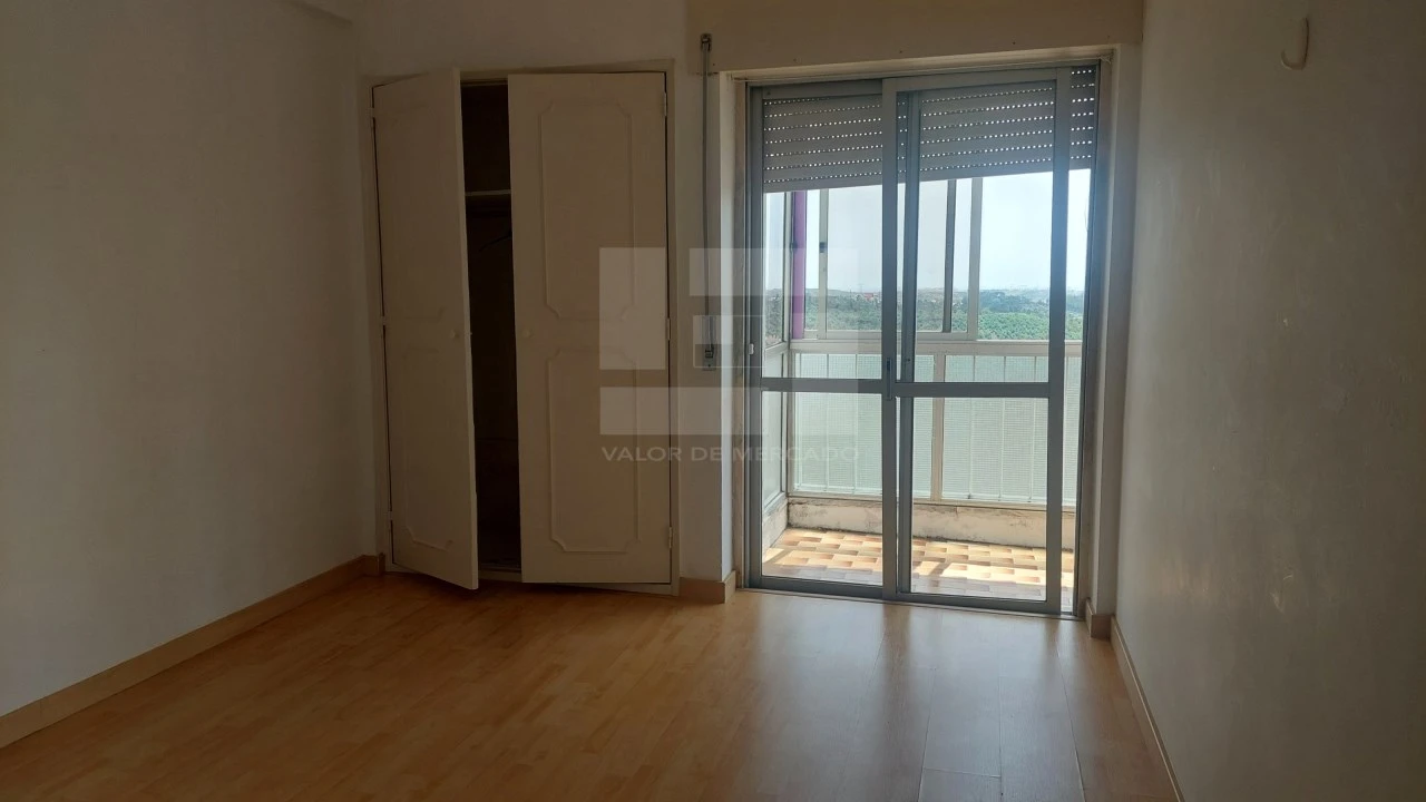 Apartamento T3 para Venda em Rio de Mouro Foto 15