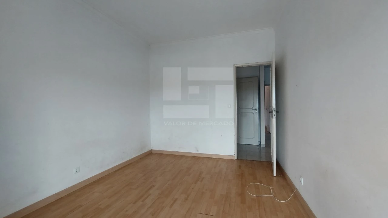 Apartamento T3 para Venda em Rio de Mouro Foto 19