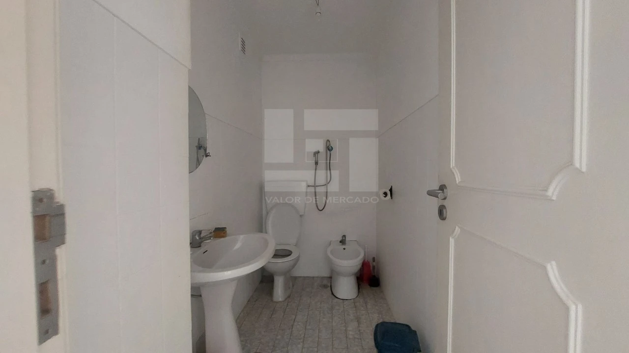 Apartamento T3 para Venda em Rio de Mouro Foto 24