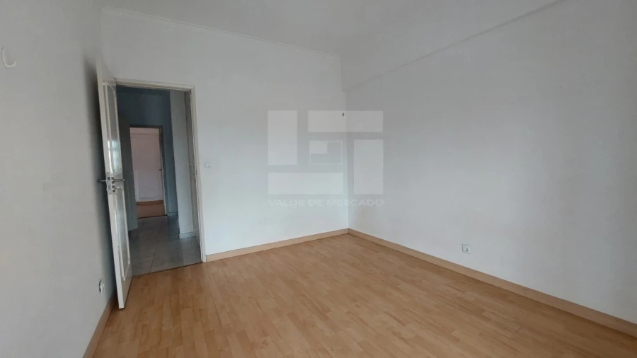 Apartamento T3 para Venda em Rio de Mouro Foto 13